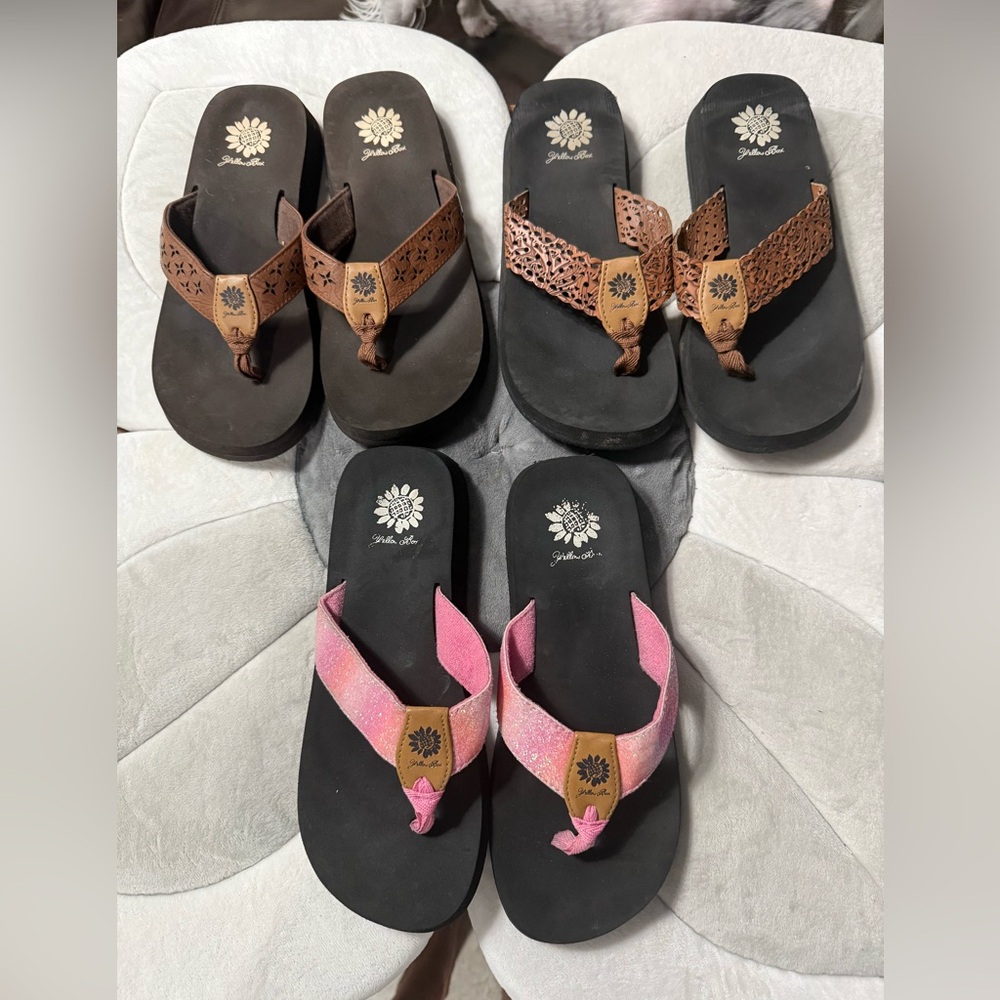 Yellow Box Flip Flops with Brown and Pink Straps 3 pairs size 8